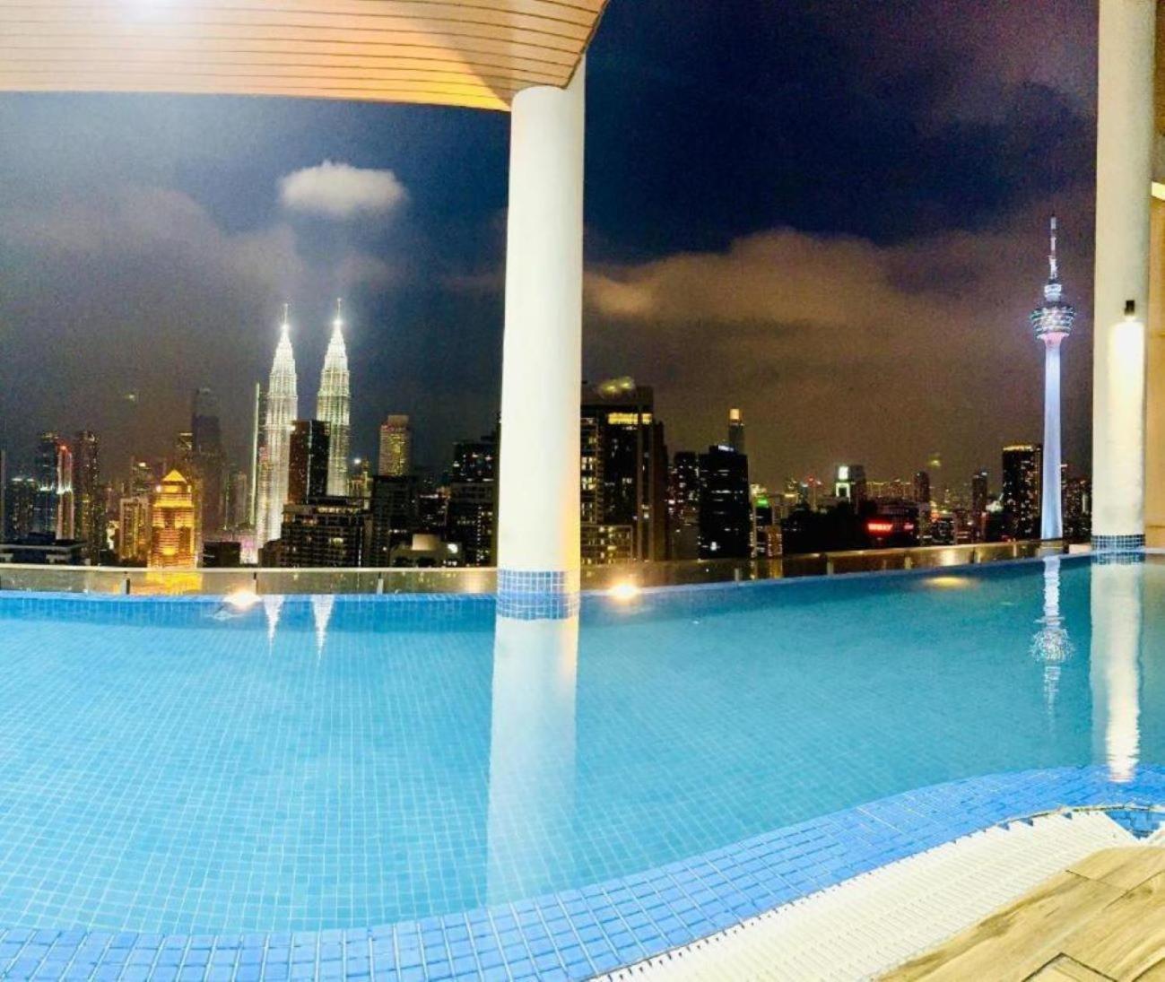 The Luxe Colony Klcc By Sky Pool Apartment Kuala Lumpur Exterior photo