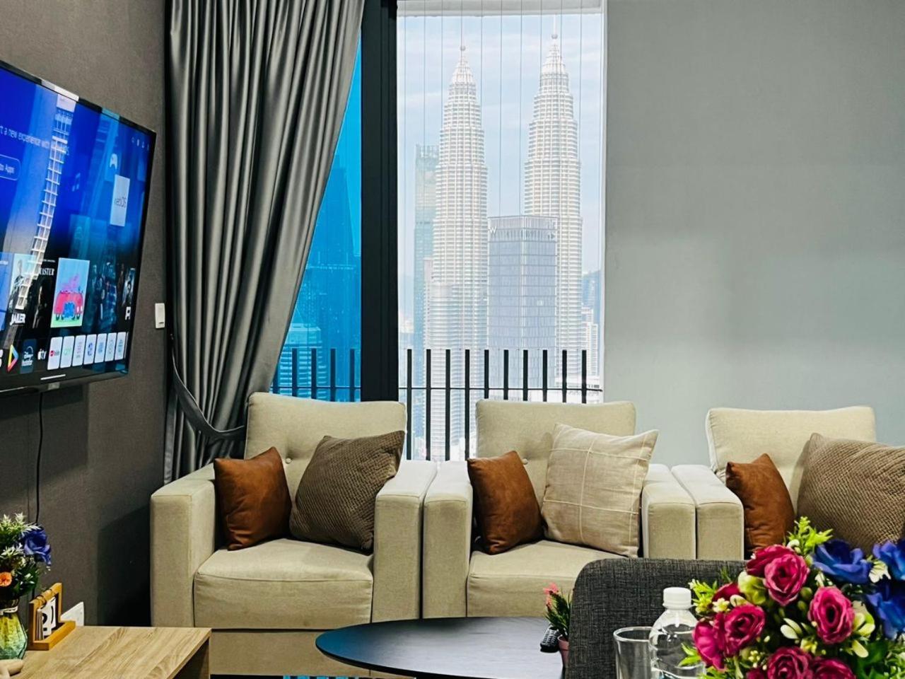 The Luxe Colony Klcc By Sky Pool Apartment Kuala Lumpur Exterior photo