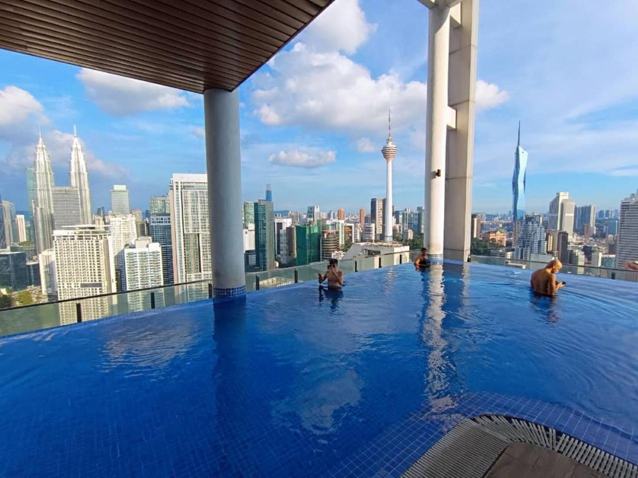 The Luxe Colony Klcc By Sky Pool Apartment Kuala Lumpur Exterior photo
