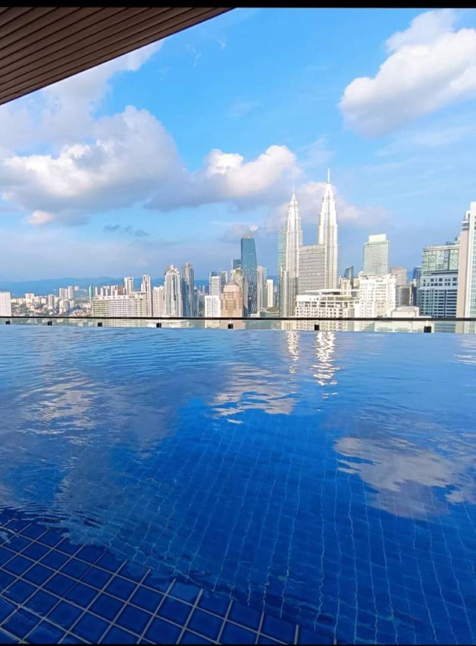 The Luxe Colony Klcc By Sky Pool Apartment Kuala Lumpur Exterior photo