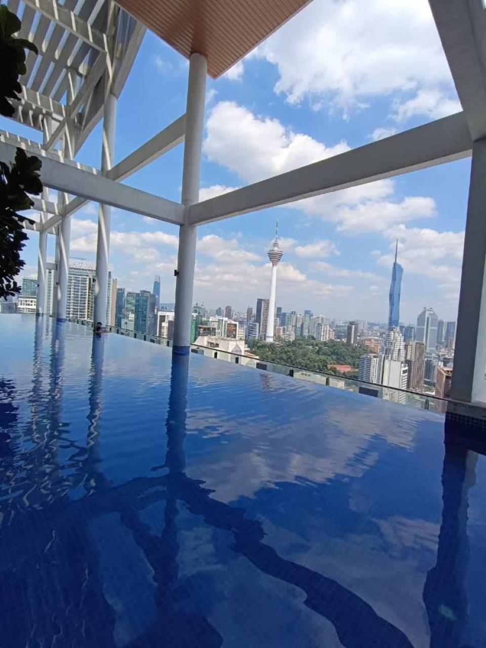 The Luxe Colony Klcc By Sky Pool Apartment Kuala Lumpur Exterior photo
